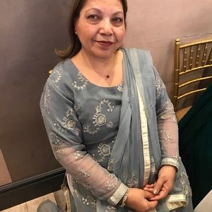 Meet your Posher, Quratulain